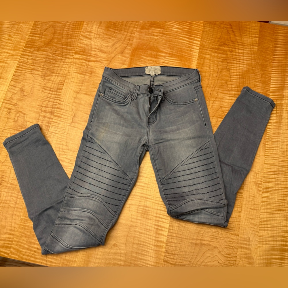 Current/Elliott Women’s Blue Skinny Jeans. Size 25
